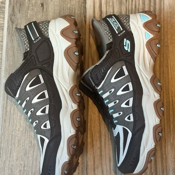 Skechers Brown and Beige Athletic Slip-Ons. NWOT - Picture 2 of 10